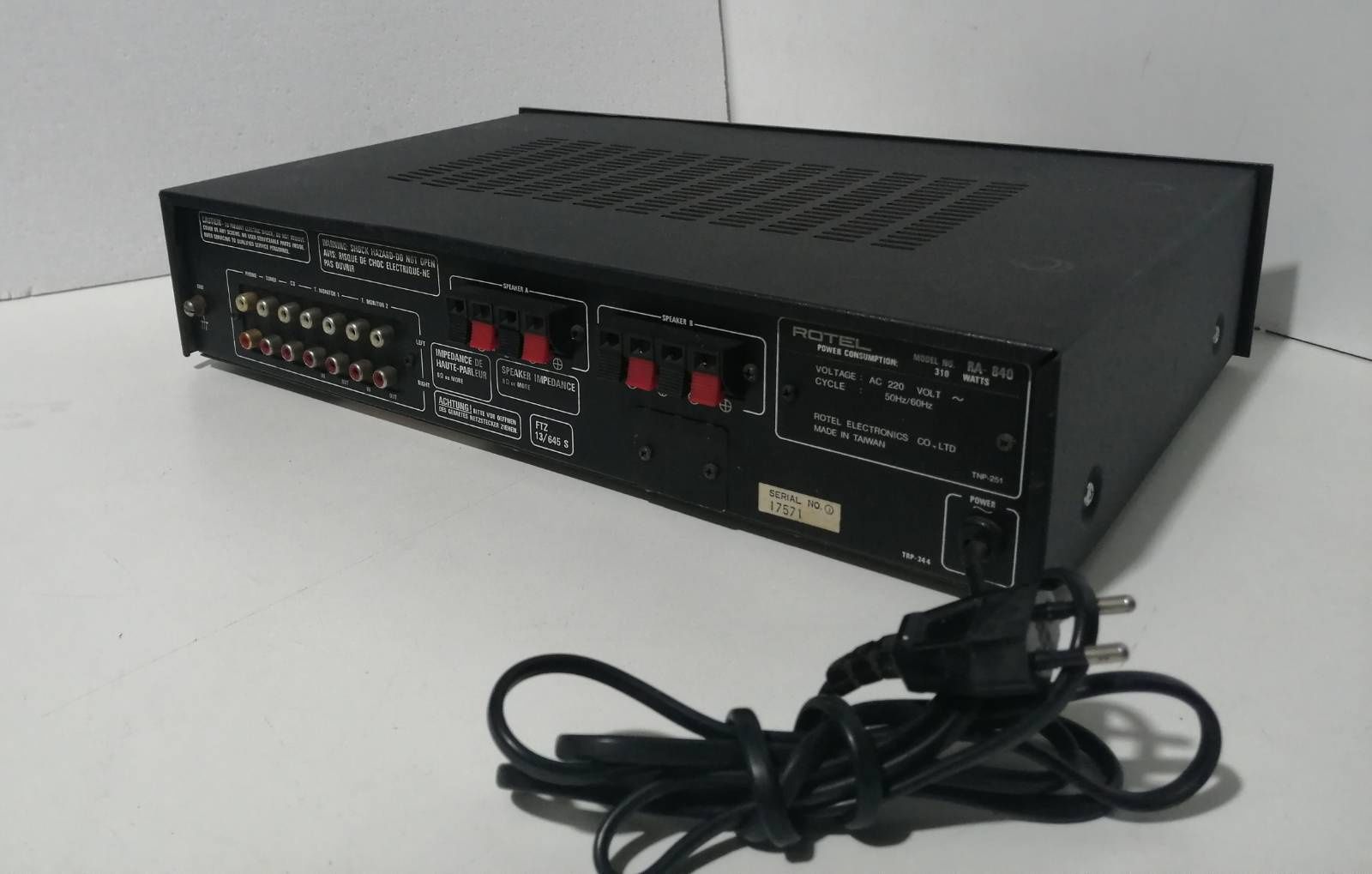 Amplificador Rotel RA- 840