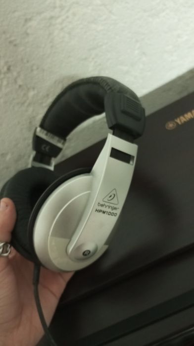 Fones para piano YAMAHA behringer