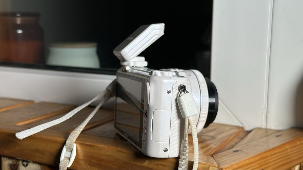 Фотоаппарат Samsung NX 2000