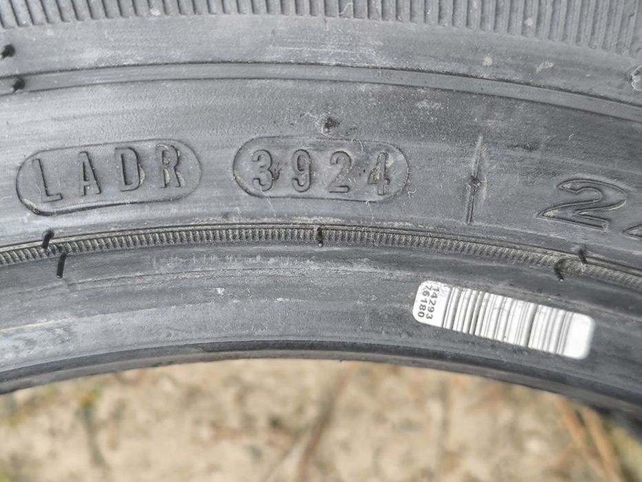 Продам всесезонные шины R17