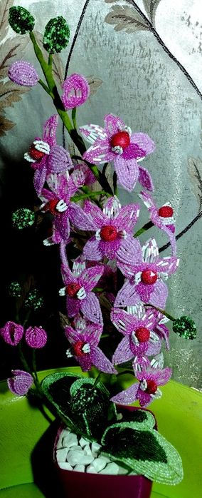 Орхідея із бісеру