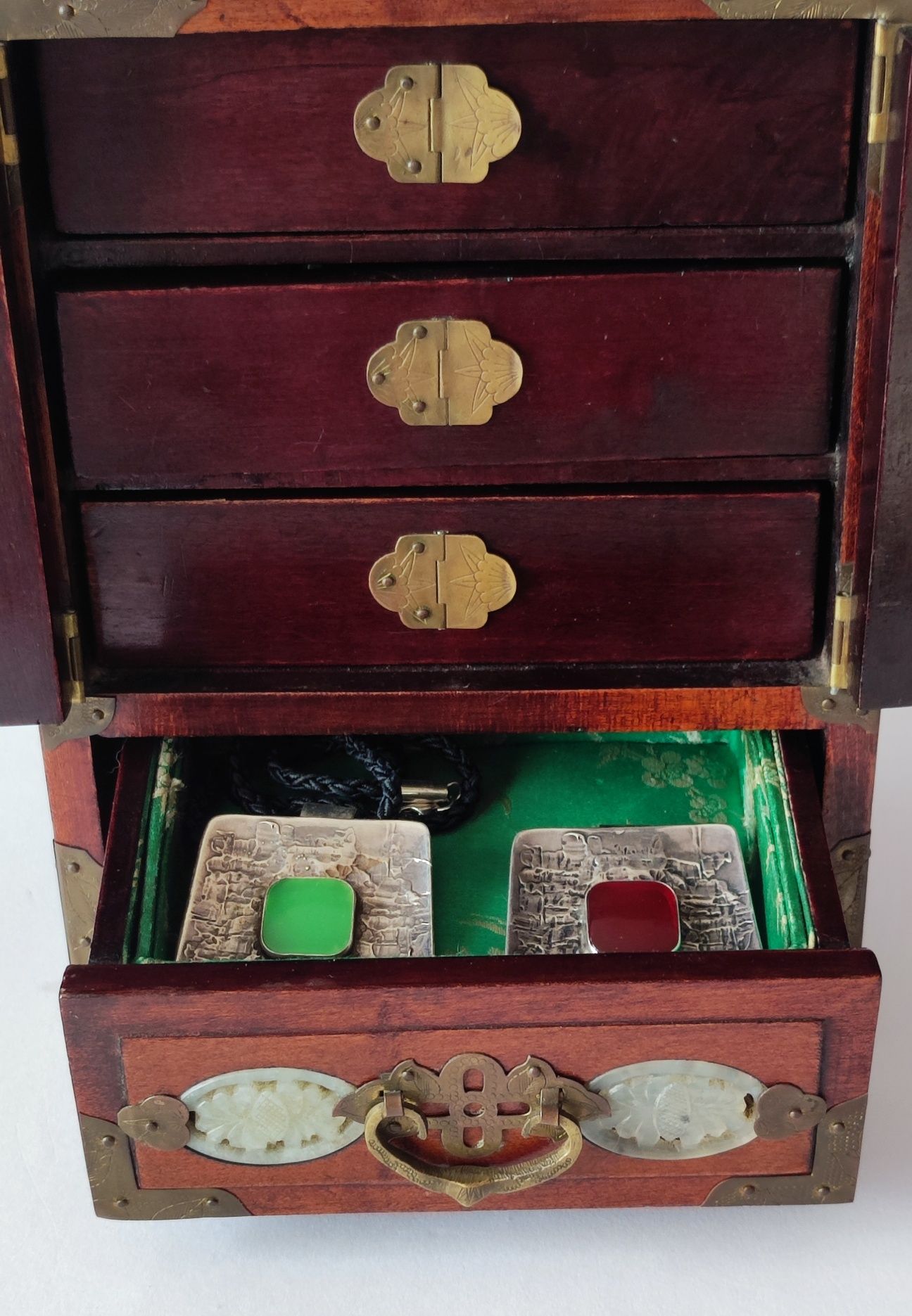 Szkatułka szafka orientalna piękna stara Chińska jadelit mosiądz