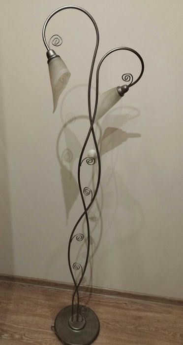 Lampa w bardzo dobrym stanie