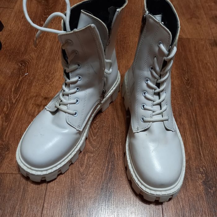 Зимові шкіряні ботіночки розмір 39