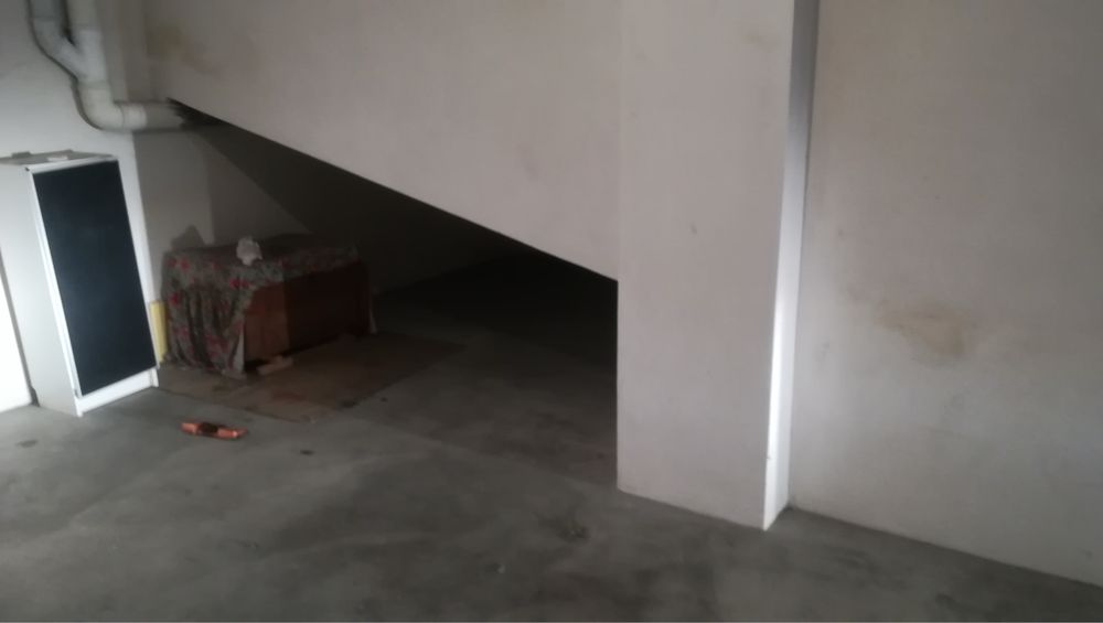 Garagem BOX. ( CENTRO DE VISEU ) ALUGAR