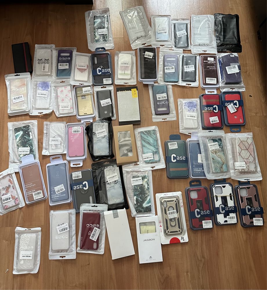 Etui na telefony (52 szt)