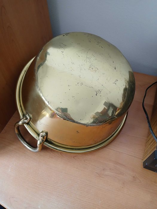 Três peças em latão