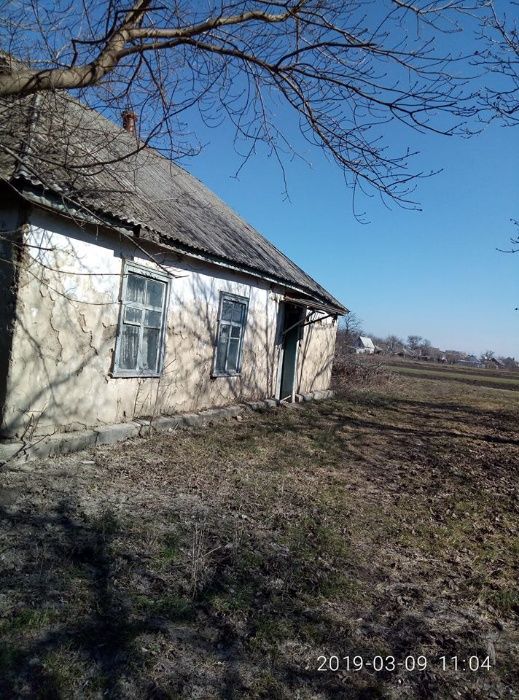 Продаётся земля с домиком с.Карапыши Мироновский район