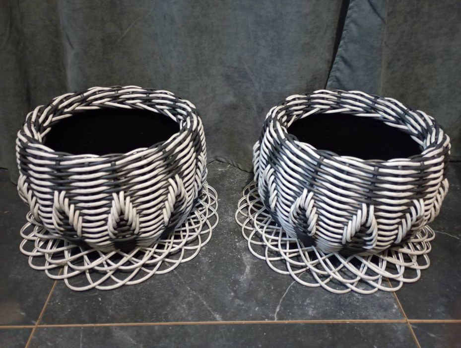 Кашпо зі штучного ротангу