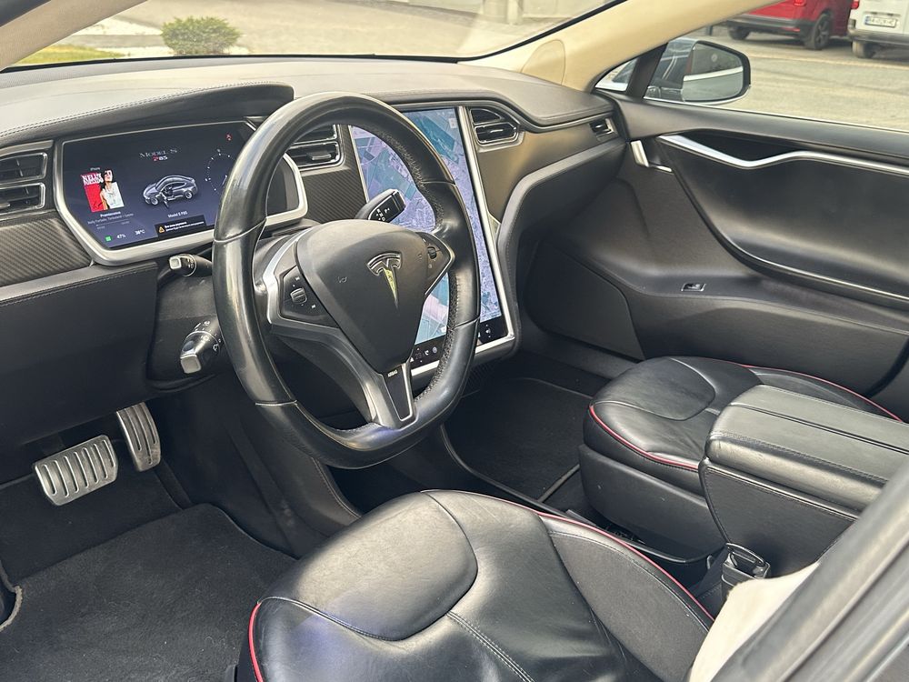 Tesla Model S P85