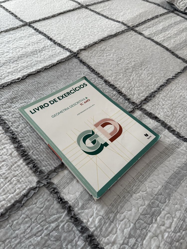 Livro de Exercicios 11°Ano Geometria Descritiva