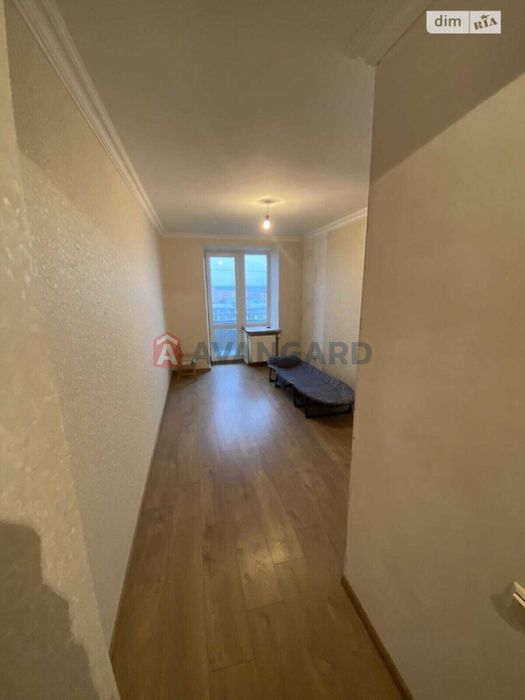 Продається нова чотири кімнатна квартира