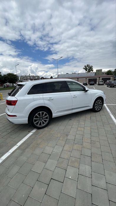 Продам Audi Q7 4 M