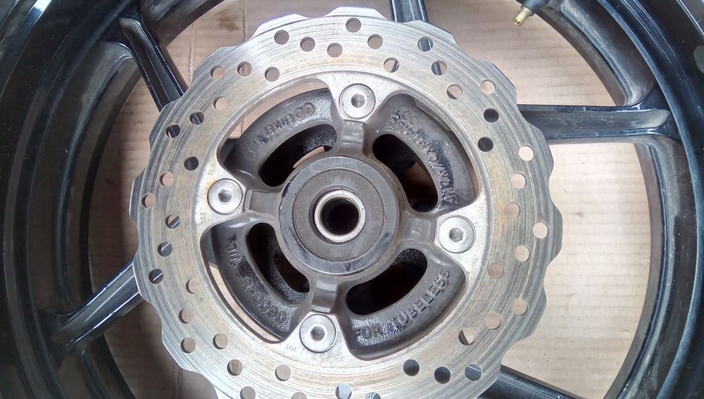 Tylne kolo felga kawasaki er6 er-6f tarcza czarna srebrna