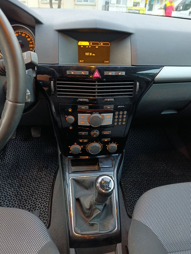 Opel astra h 1,6 2010г.
