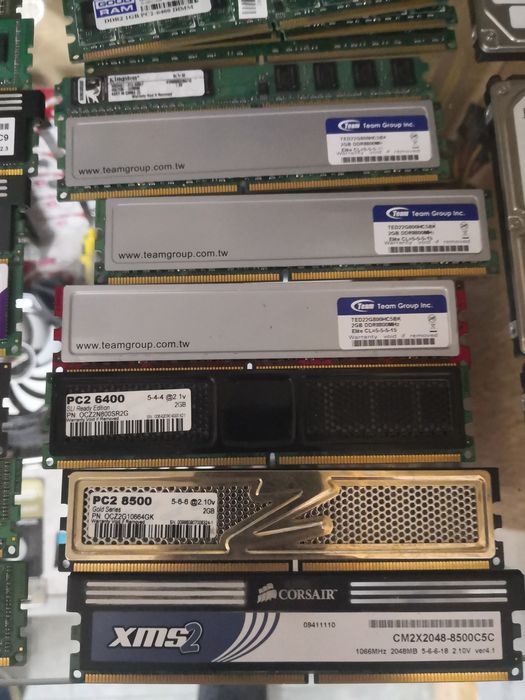 Багато бу та нові DDR2 DDR3 DDR4