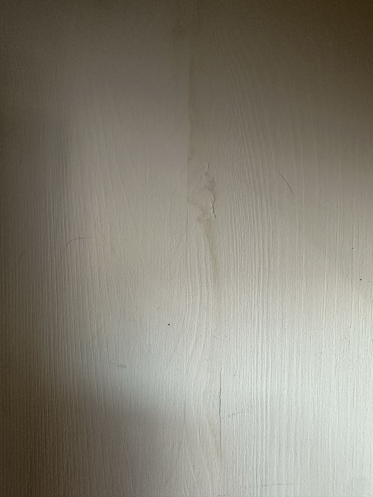 Piękna szafa z litego drewna
