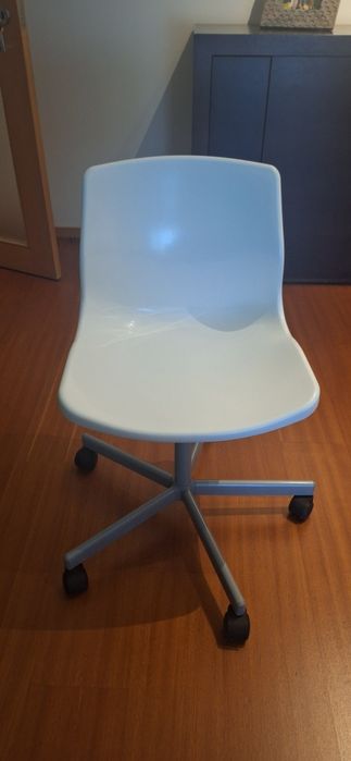Cadeira de escritório como nova marca ikea