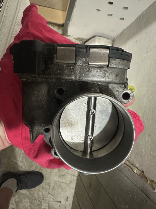 Дросельна заслінка Ford Kuga