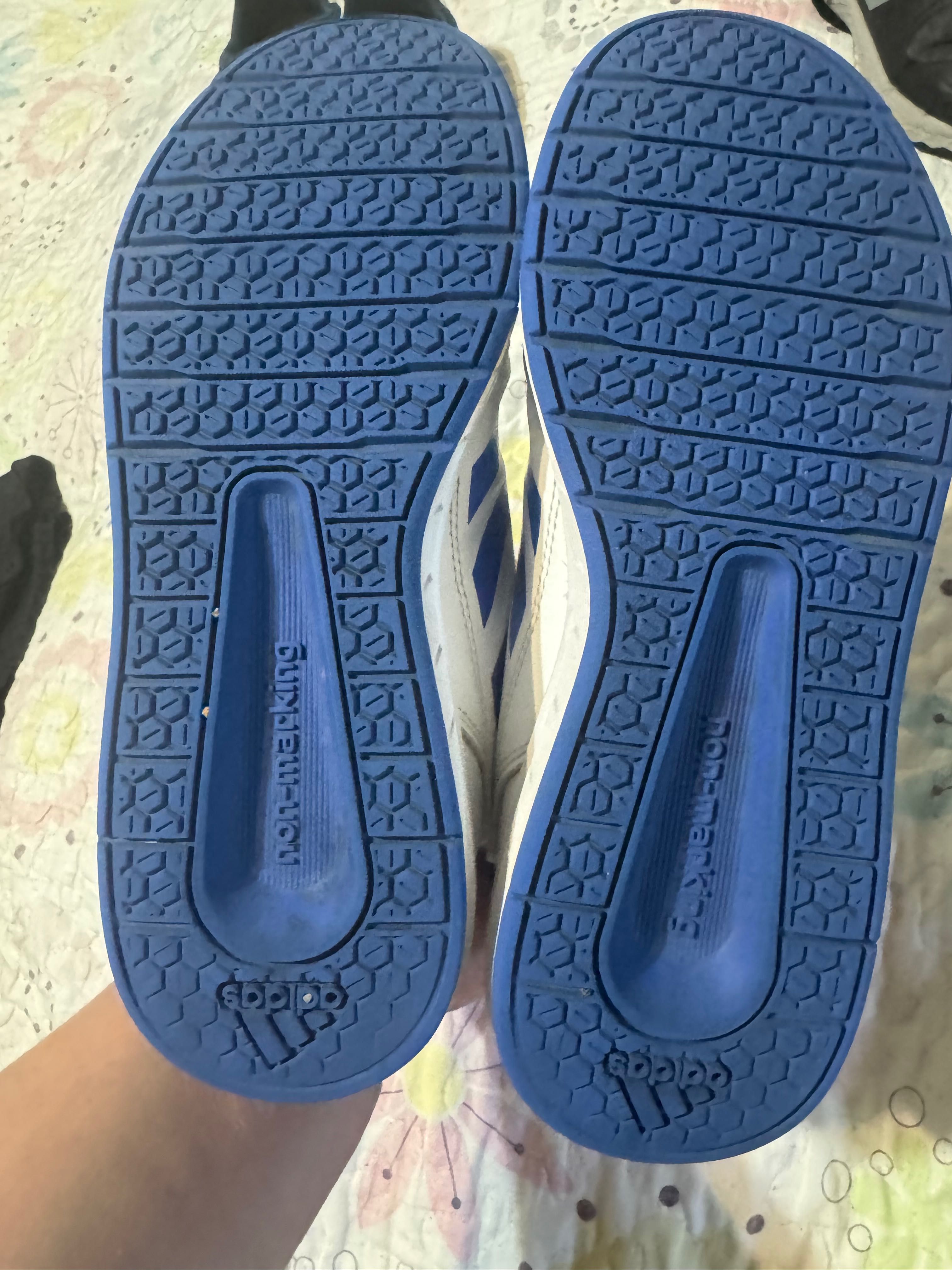 Продам кросівкі Adidas