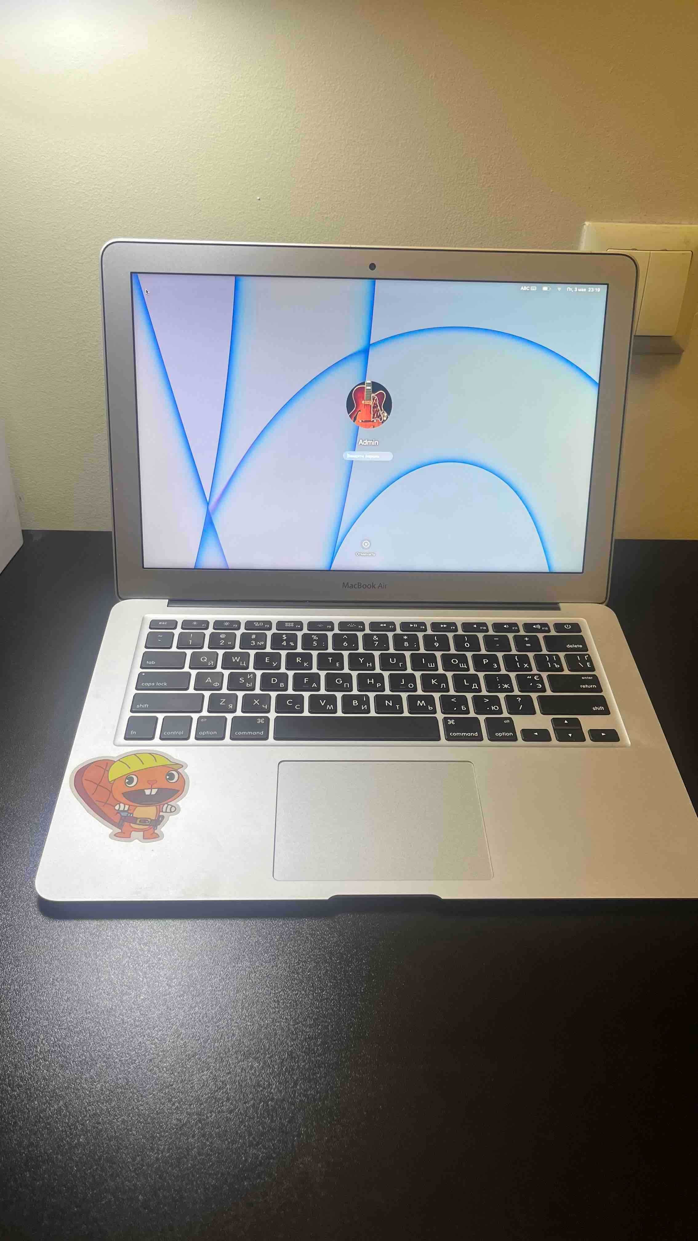 Ноутбук MacBook Air 2017року в Гарному стані. Терміново