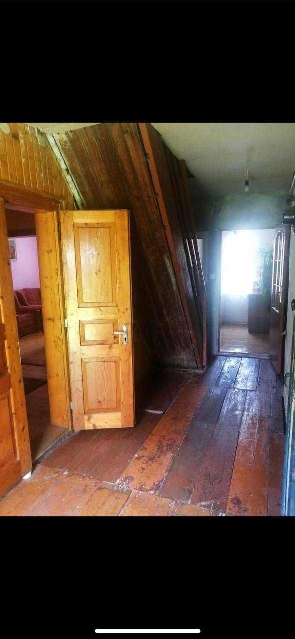 Продаж частини будинку у місті Хирів. Терміново