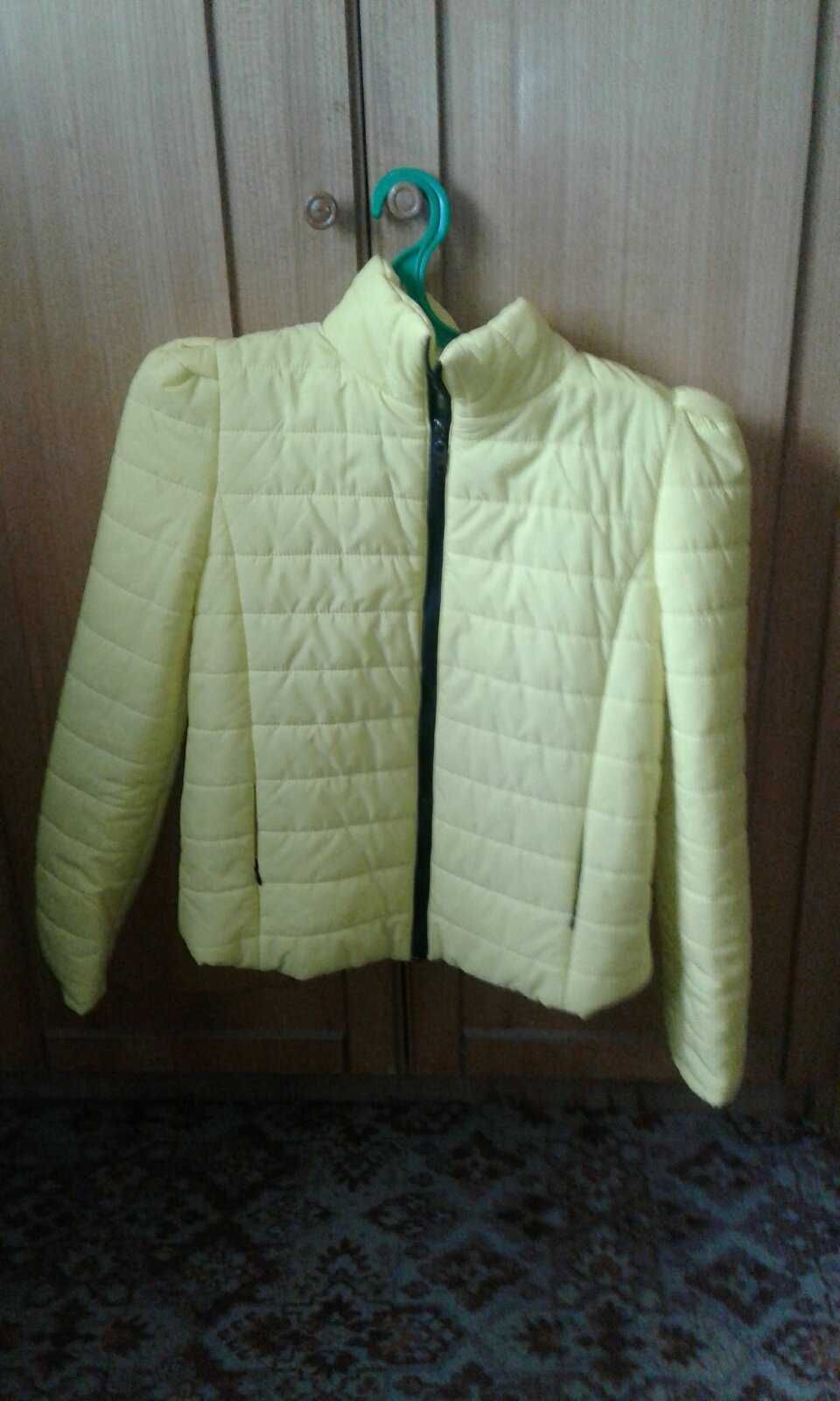 Куртка жіноча жовта L