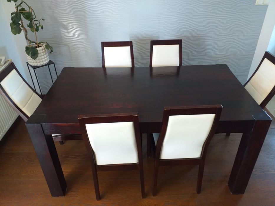 Komplet drzewiany stol z krzeslami