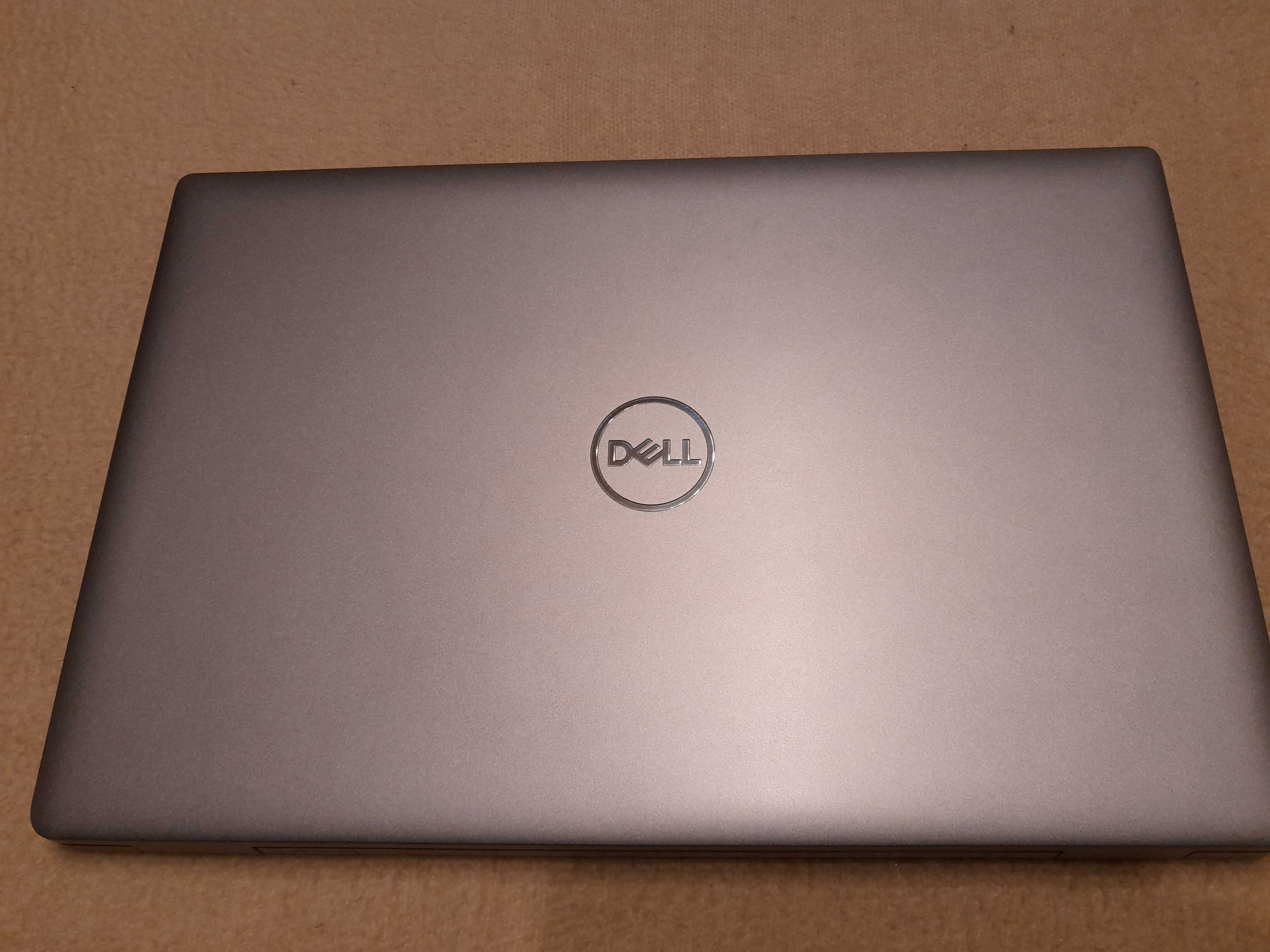 Notebook biznesowy Dell Latitude 5520 Laptop, zestaw, stacja dokująca
