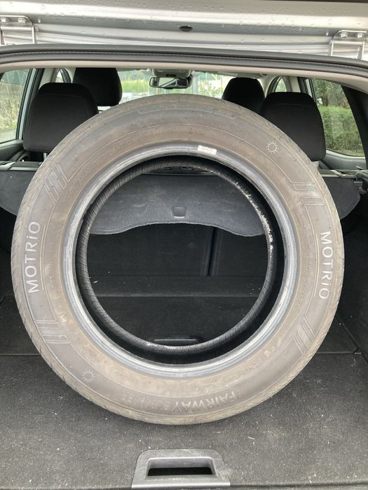 Pneu motrio 215/60R17