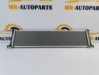 Радіатор охолодження в центрі основний Tesla Model S Rest 1057999-00-B