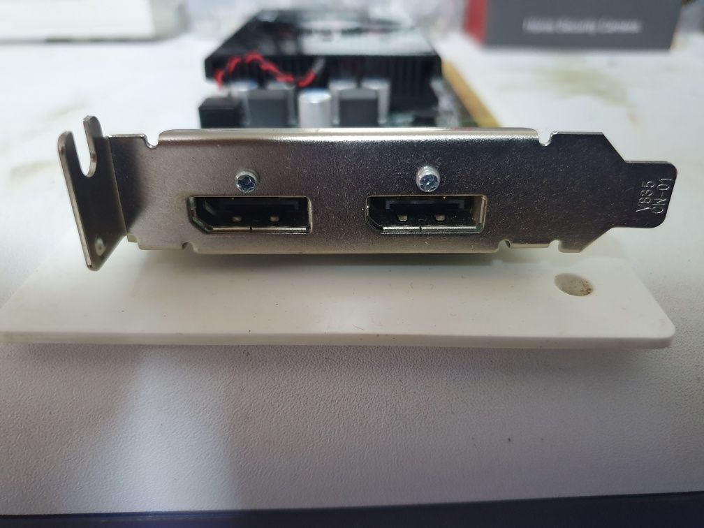 AMD Radeon MS-V346
 R7 450 4GB DDR5