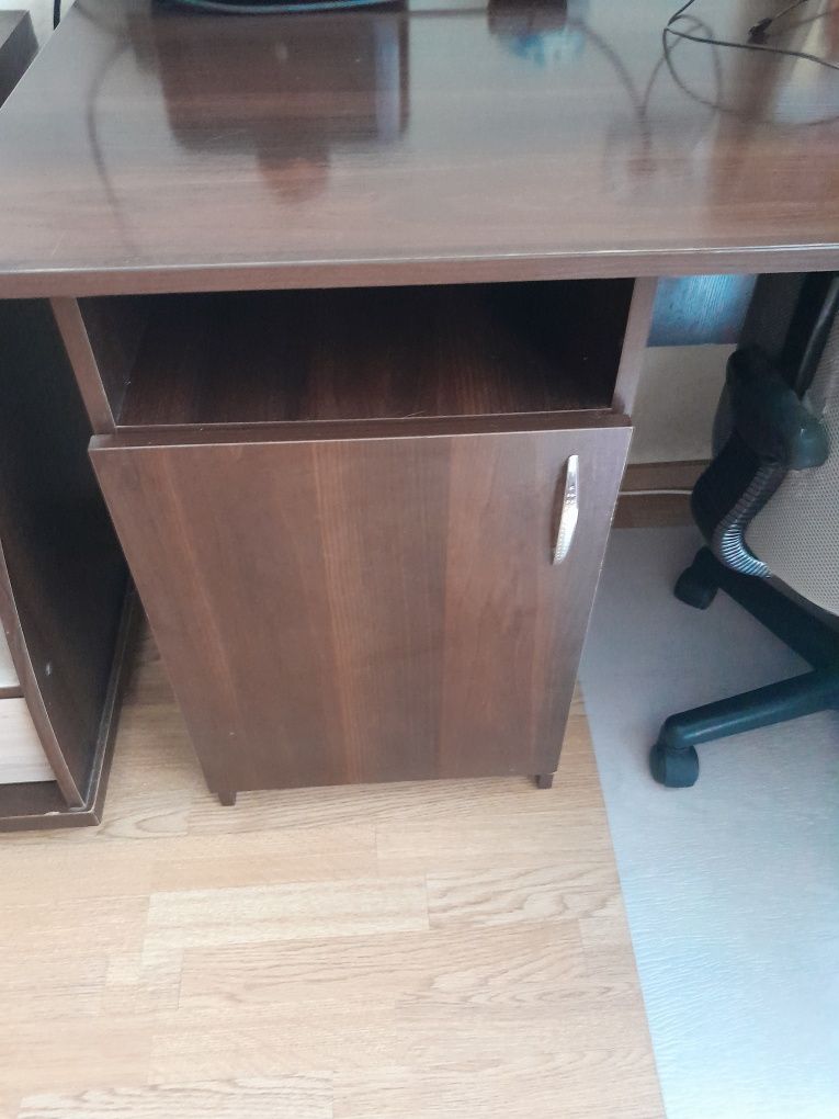 Продам письменный стол