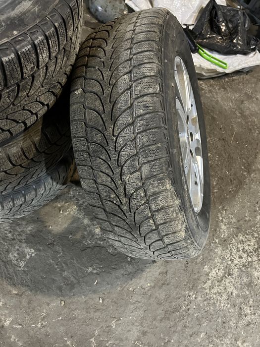 Продам колеса з зимньою резиною 235/65 R17 108H розболтовка 5*114.3