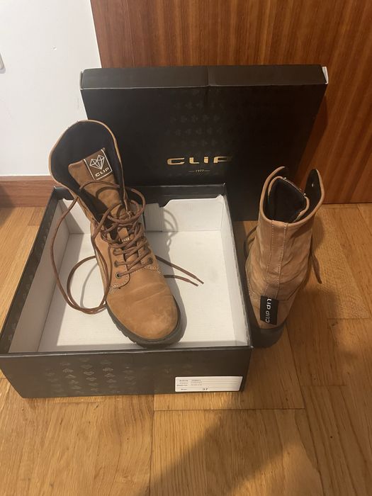Botas da marca Clip
