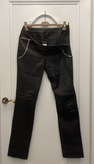 CHANEL piękne spodnie skórzane z lamówkami