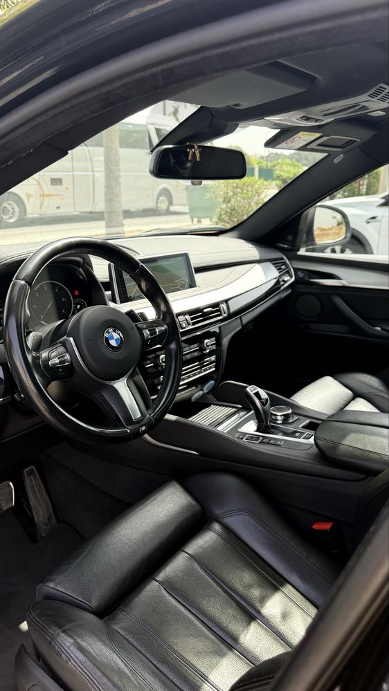 Vende-se BMW X6.