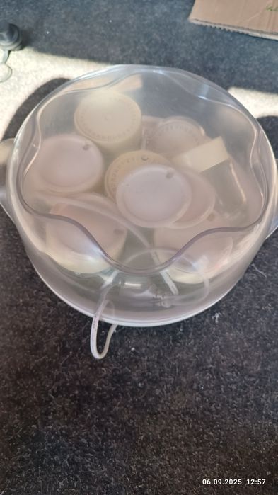 Йогуртниця Moulinex.