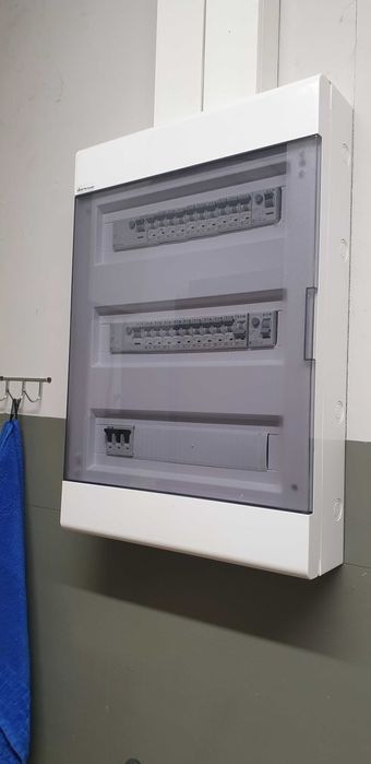 Instalacje Elektryczne "KONTAKT"-montaż instalacji elektrycznych