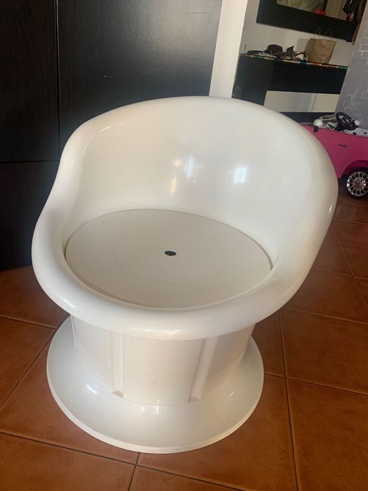 Poltrona IKEA com arrumação