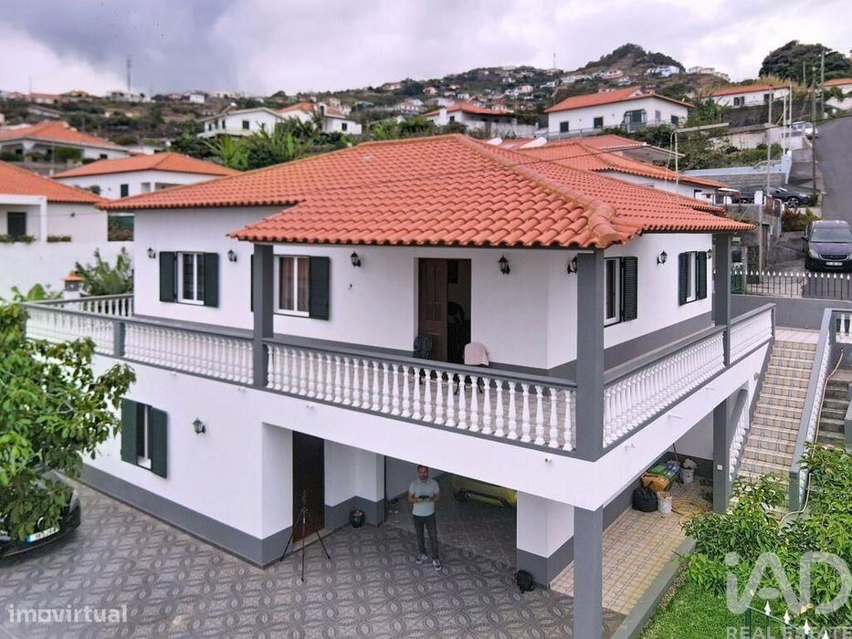Casa / Villa T2 em Santa Cruz de 172,00 m2