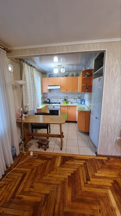Продам 3х кімнатну квартиру на правому березі, вул. Рельєфна