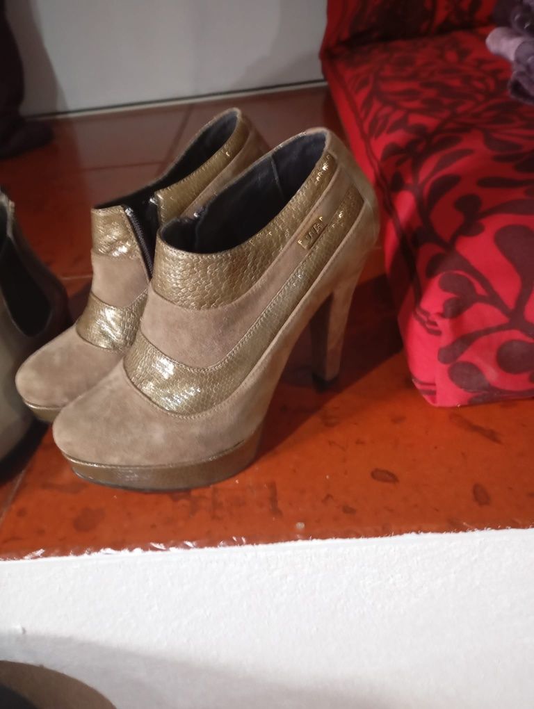 Botas sem cano novas