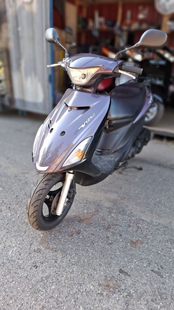 Продаж мопедів скутерів Suzuki Address 125S.