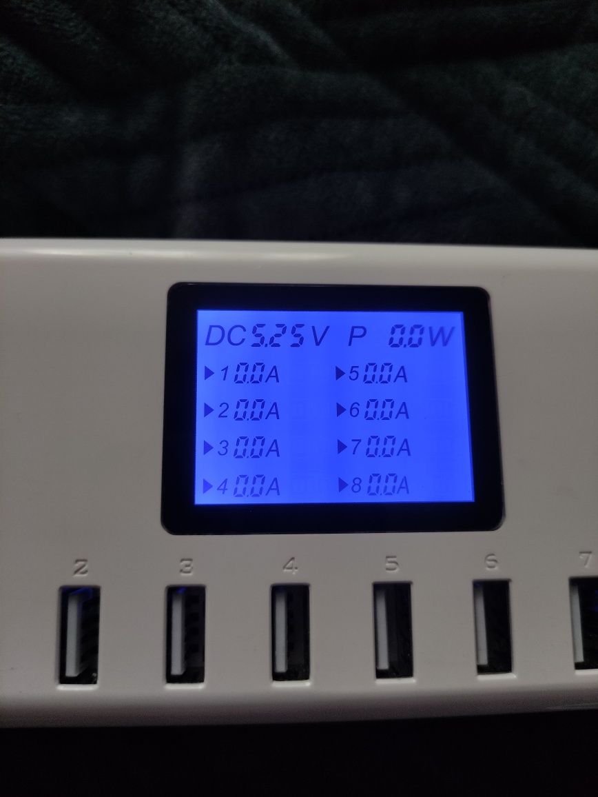 Зарядна станція USB,8 портів 65Вт/12 А.