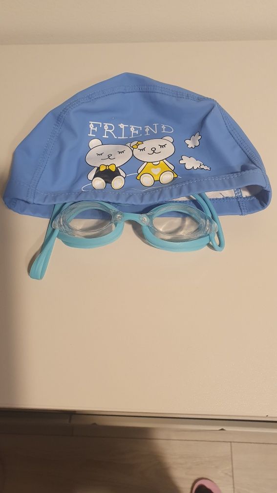 Okulary i czepek do pływania