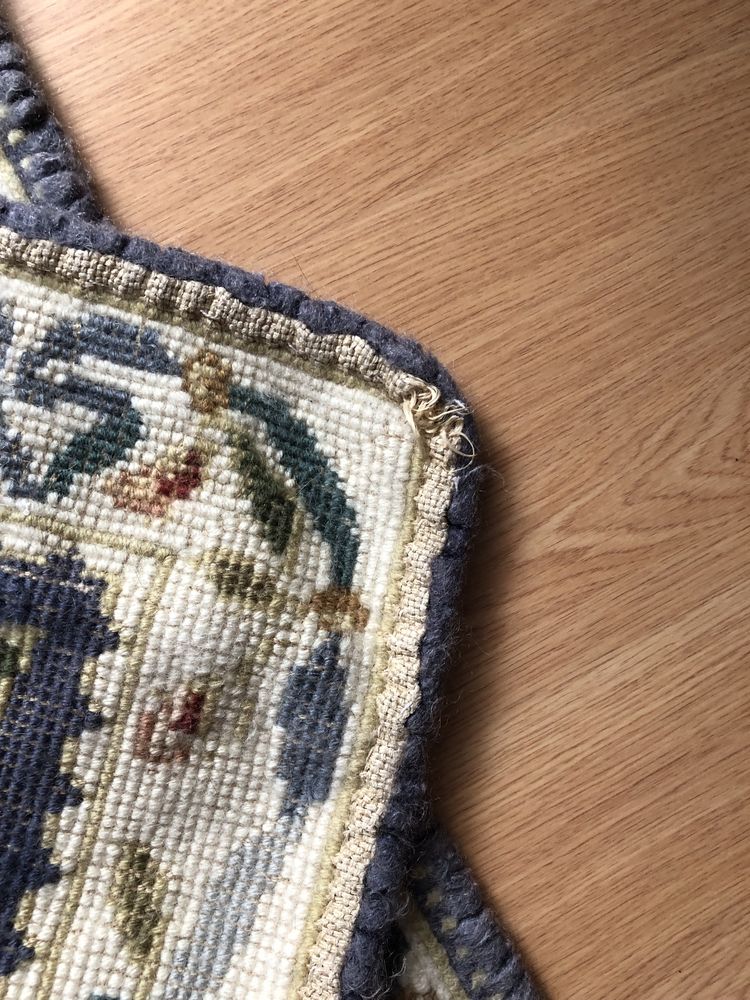 Conjunto de 2 tapetes de arraiolos