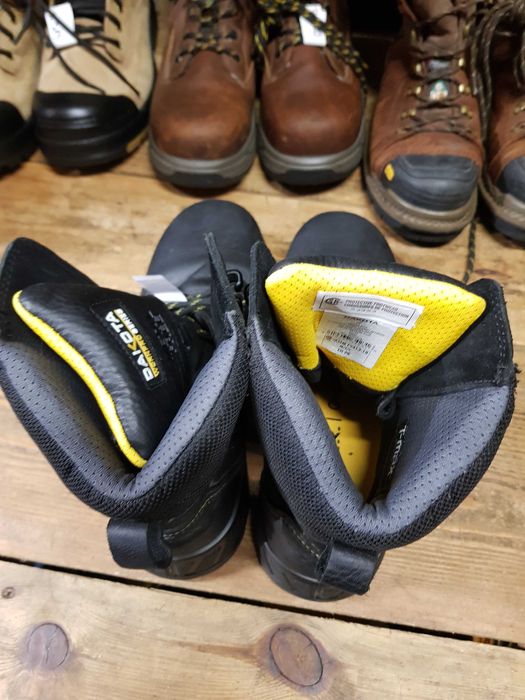 Buty robocze DAKOTA rozm 45 wkł 30 cm S3