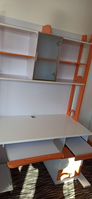 Komplet mebli dla dziecka, nastolatka
