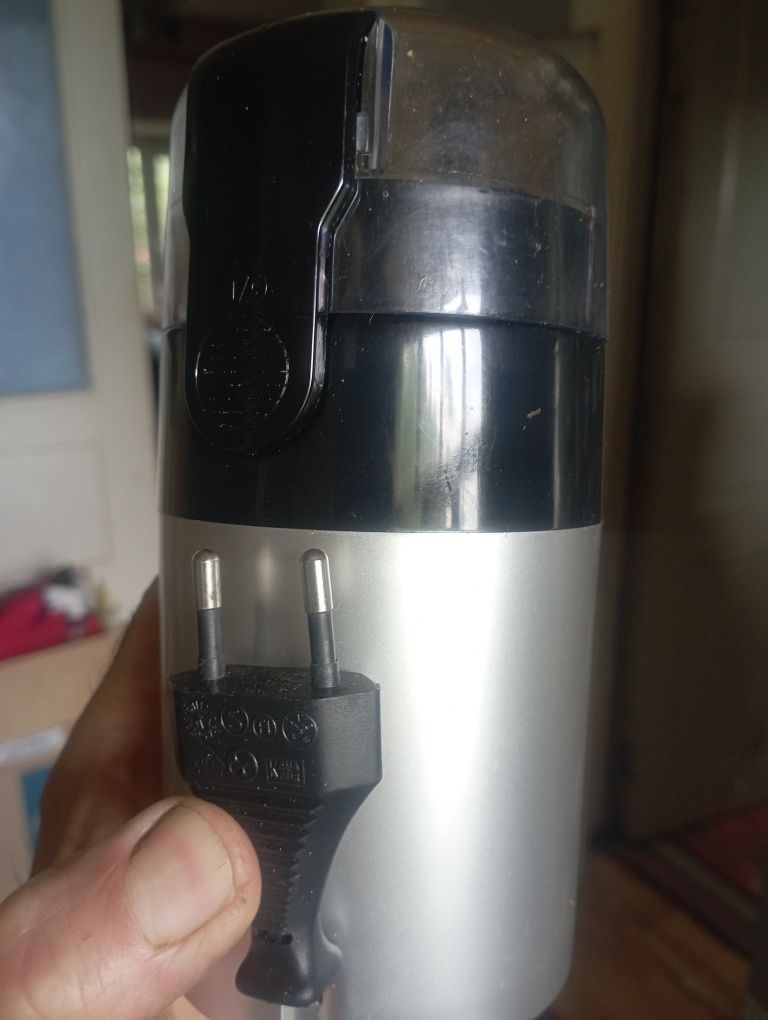Продам кофемолку VITEK.